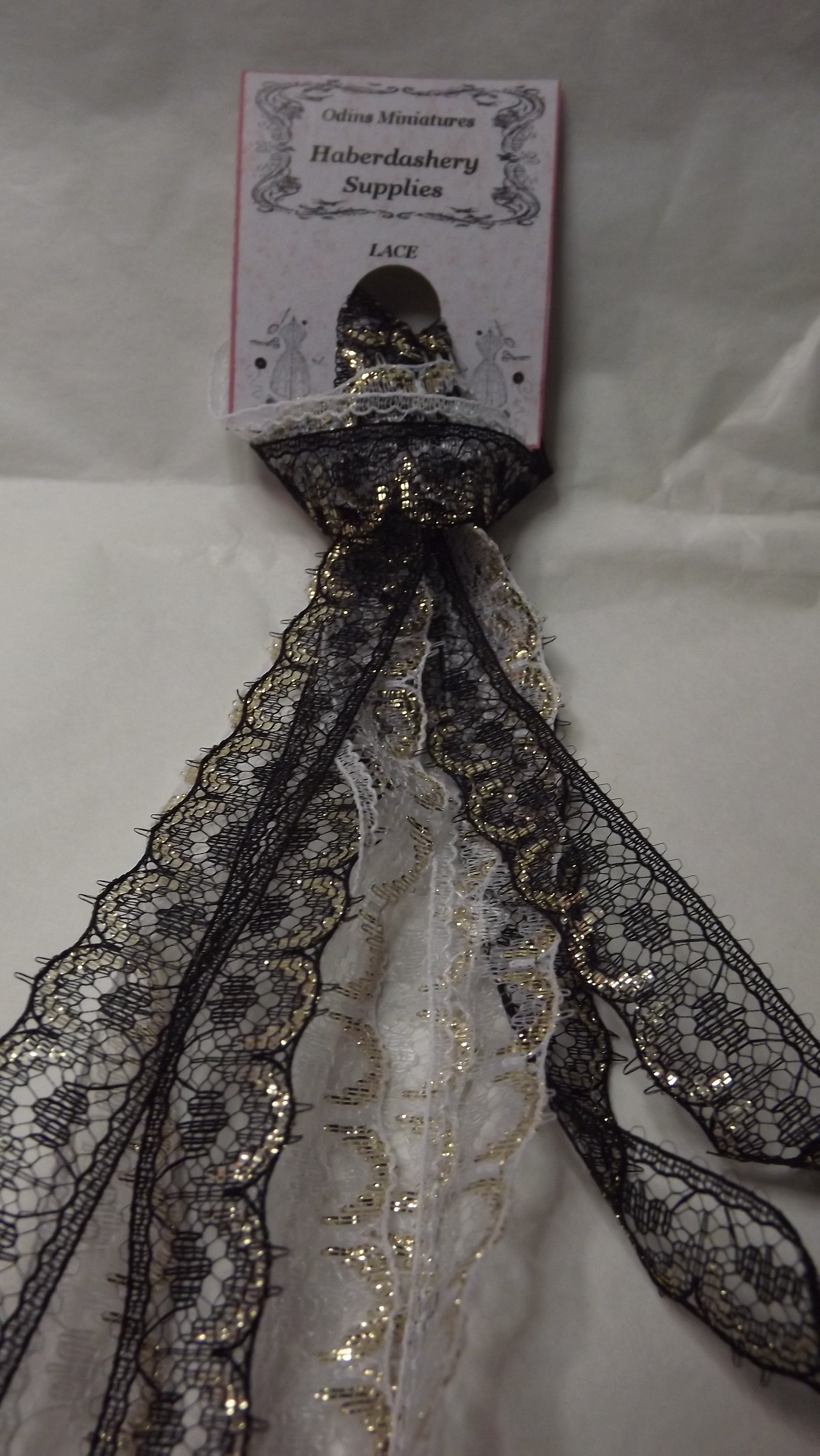 BLACK & WHIITE 13MM LACE WITH GOLD EFFECT BLACK & WHIITE 13MM LACE WITH GOLD EFFECT